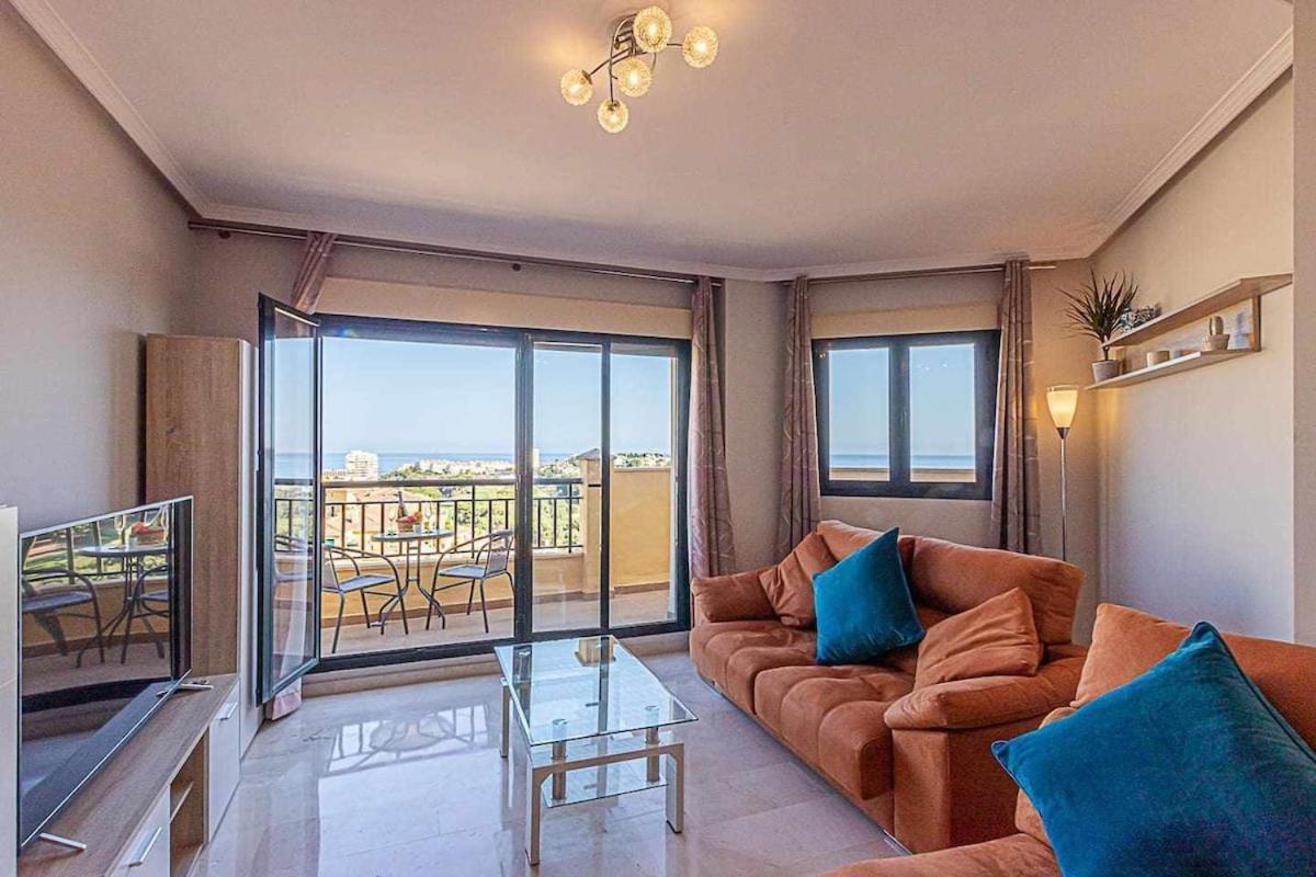 797 Holiday Rentals - Moderno Piso Para 5 Con Hermosas Vistas Benalmádena Extérieur photo